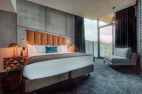 Eatons Hill Hotel - Tourism Adelaide 15