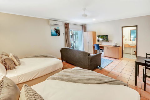 Coral Tree Inn - Tourism Adelaide 15