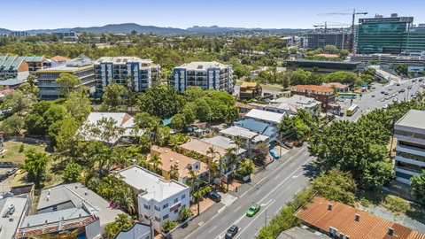 City Palms Brisbane - Tourism Adelaide 1