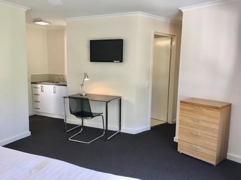 CHA Private Apts Diamond Beach - Tourism Adelaide 5