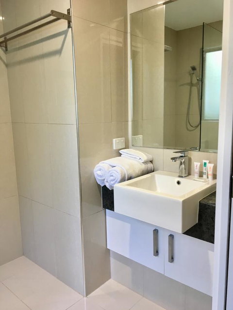 CHA Private Apts Diamond Beach - Tourism Adelaide 13