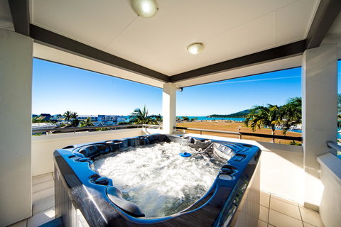 Portside Whitsunday Luxury Holiday Apartments - Tourism Adelaide 3