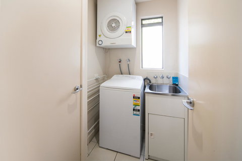 Portside Whitsunday Luxury Holiday Apartments - Tourism Adelaide 11