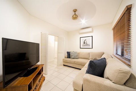Portside Whitsunday Luxury Holiday Apartments - Tourism Adelaide 20