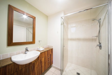 Portside Whitsunday Luxury Holiday Apartments - Tourism Adelaide 22