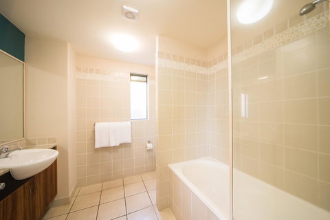 Portside Whitsunday Luxury Holiday Apartments - Tourism Adelaide 14