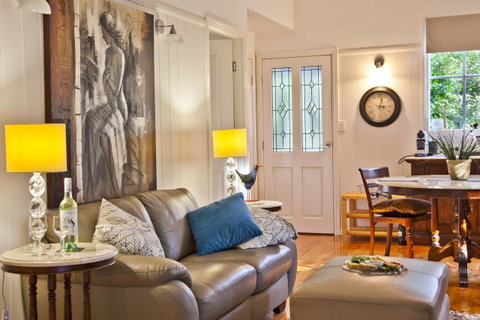 Curtis Falls Cottage - Tourism Adelaide 7