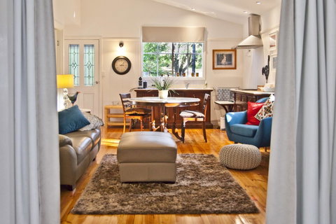Curtis Falls Cottage - Tourism Adelaide 11
