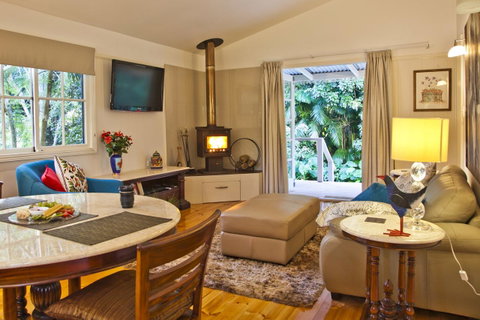 Curtis Falls Cottage - Tourism Adelaide 13