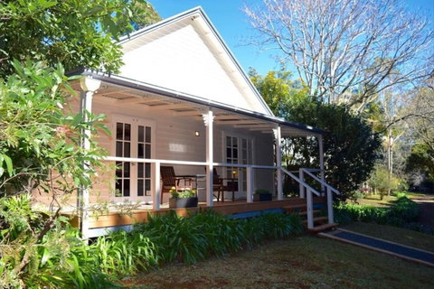 Curtis Falls Cottage - Tourism Adelaide 0