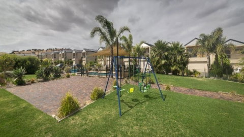 Wenneelys - 26/45 St Andrews Boulevard - Tourism Adelaide 2