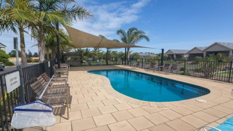 Wenneelys - 26/45 St Andrews Boulevard - Tourism Adelaide 0