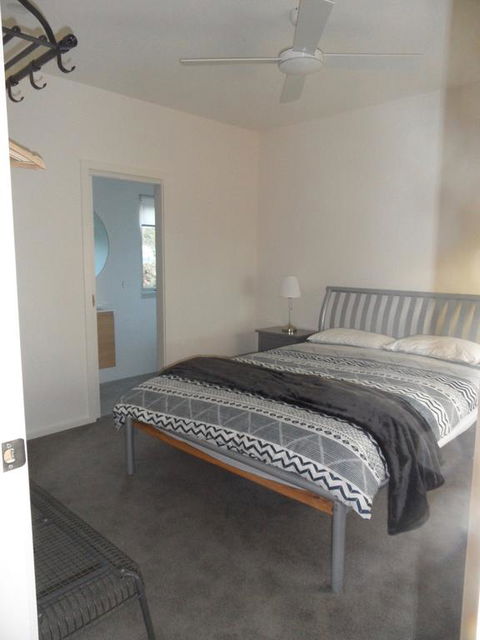 WHITE SHELLS HOLIDAY RENTAL - Tourism Adelaide 3
