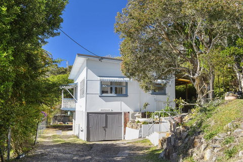 Whitecaps, 26 East Street - Tourism Adelaide 0