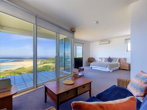 WYTONIA 3 PENTHOUSE - Tourism Adelaide 0