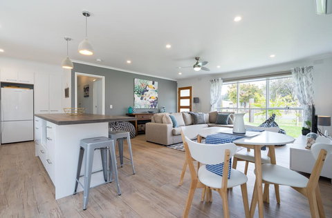 Xanadu Shores - Tourism Adelaide 3