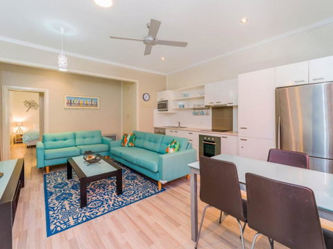 Yamba Daze - Sunset - Pet Friendly - Tourism Adelaide 1