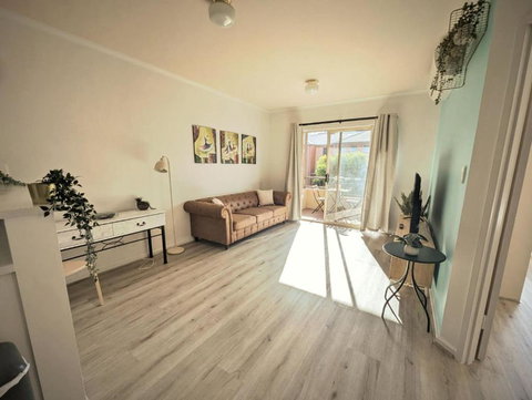 2BR Apartment On Carrington With Car Parking - Tourism Adelaide 2