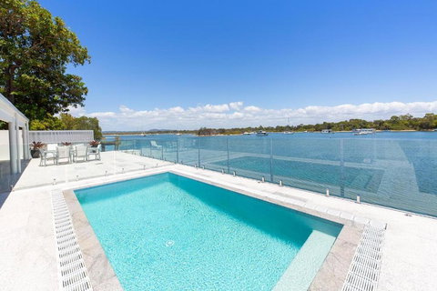 Affordable Riverfront, Pool, Private Pontoon - Tourism Adelaide 0