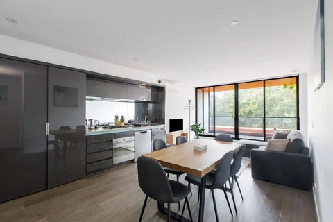 A 3BR Apt Next To Melbourne Zoo FREE Parking - Tourism Adelaide 0