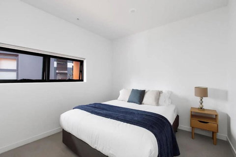 A 3BR Apt Next To Melbourne Zoo FREE Parking - Tourism Adelaide 4