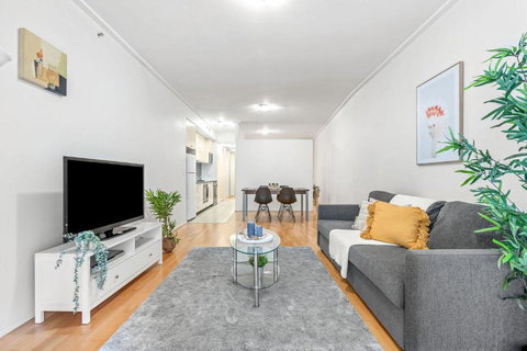 A Chic Studio Right Next To Darling Harbour - Tourism Adelaide 0
