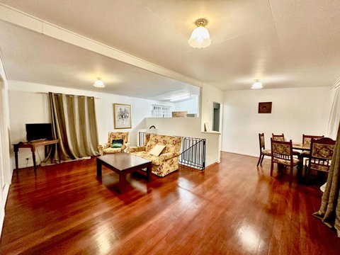 A Comfortable House Close To Westfield - Tourism Adelaide 0