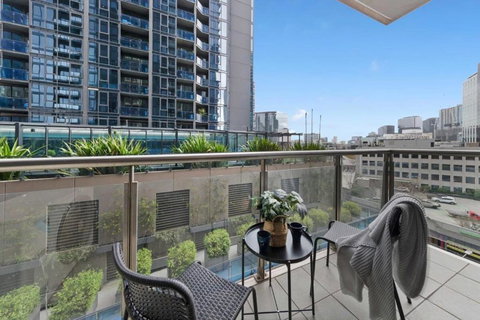 A Large 2BR Apt Near Crown Sleeps 8 FREE Parking - Tourism Adelaide 0