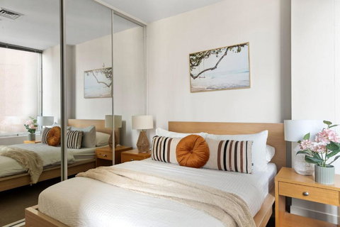 A Stylish & Central 2BR Apt Near Flinders Station - Tourism Adelaide 0