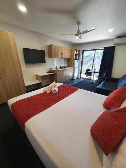 Abode37 Motel Emerald - Tourism Adelaide 1