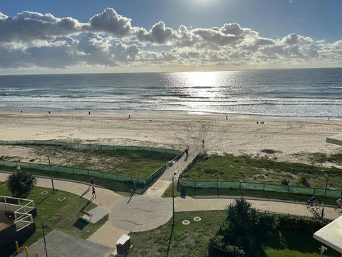Absolute Beach Frontage Two Bedroom - Tourism Adelaide 1