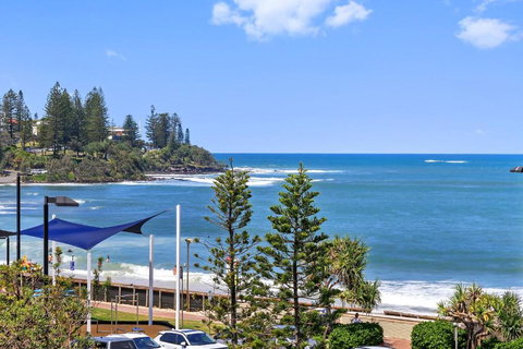 Absolute Beachfront Rolling Surf Resort - Tourism Adelaide 0