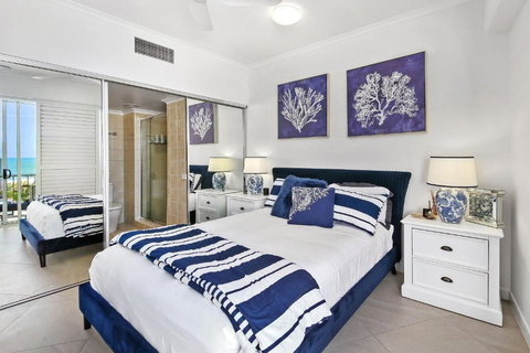 Absolute Beachfront Rolling Surf Resort - Tourism Adelaide 4