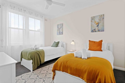 Absolute Foreshore Lakeside Cottage - Tourism Adelaide 3