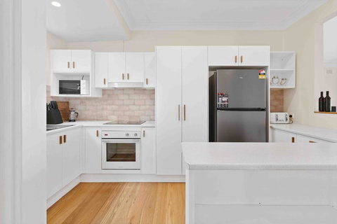 Absolute Foreshore Lakeside Cottage - Tourism Adelaide 4