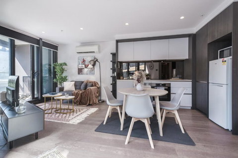 Absolute Luxury 1br Apt Mq Poolgym - Tourism Adelaide 0