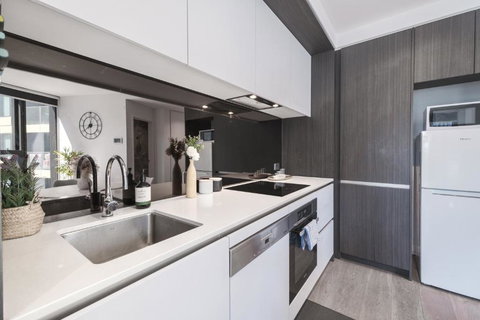 Absolute Luxury 1br Apt Mq Poolgym - Tourism Adelaide 4