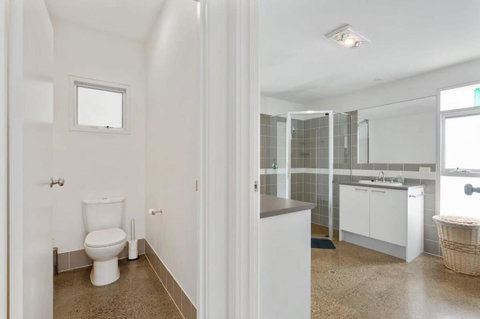 Absolute Luxury Beachfront - Middleton - BYO Linen - Tourism Adelaide 3