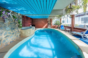 Adelaide Granada Motor Inn with Tourism Adelaide