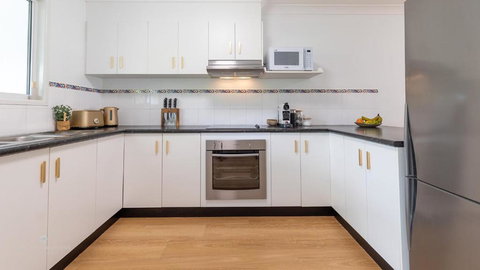 Agnes Break - 3 Bedroom, 2 Bath, 400m To Beach - Tourism Adelaide 4