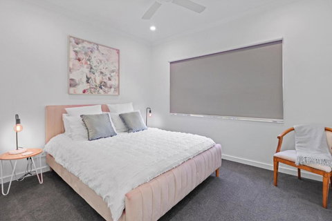 Ailsafield - Home In The Heart Of Mansfield - Tourism Adelaide 2