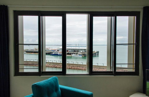 Absolute Waterfront - Tropical Sunrise Apartment Over The Water - Tourism Adelaide 3