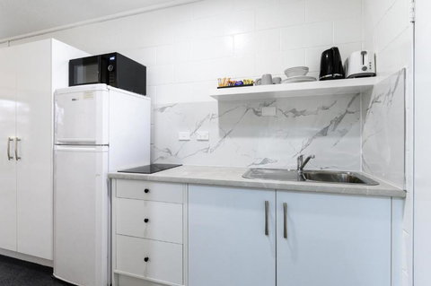 Aaron Motel - Tourism Adelaide 4