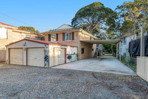 Absolute Waterfront - Tourism Adelaide 1