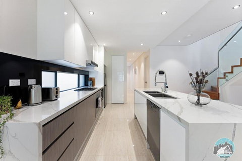 Aircabin - Eastwood - Luxury - 4 Bedrooms House - Tourism Adelaide 2