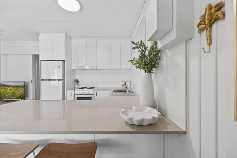 Alex Beachside Pet Friendly 2 Bed Apartment - Tourism Adelaide 4