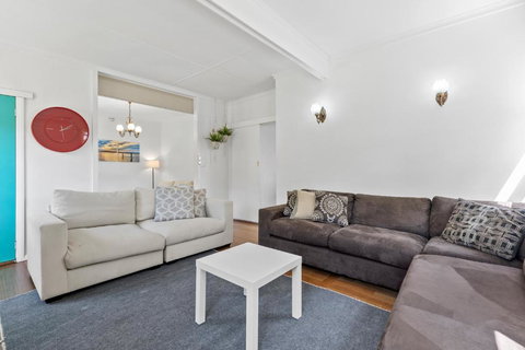 All Beached Out - 8 Guests, Cental, 450m To Beach! - Tourism Adelaide 2