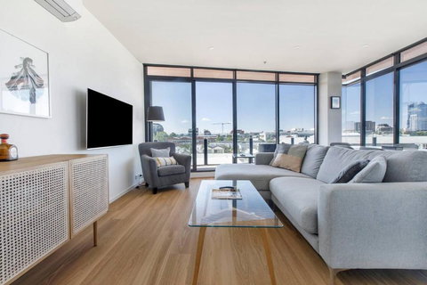 Aloft At Era With Sweeping Balcony Views - Tourism Adelaide 1