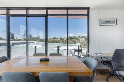 Aloft At Era With Sweeping Balcony Views - Tourism Adelaide 2