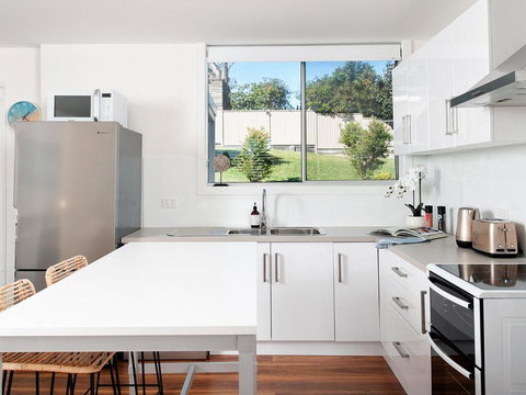 Aloha Beach House - Tourism Adelaide 3